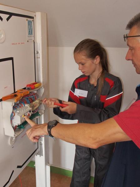 Lola atelier électricité.