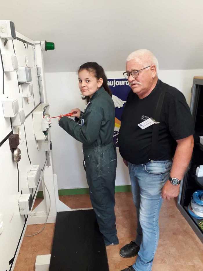 Jade et Jean-Louis atelier électricité